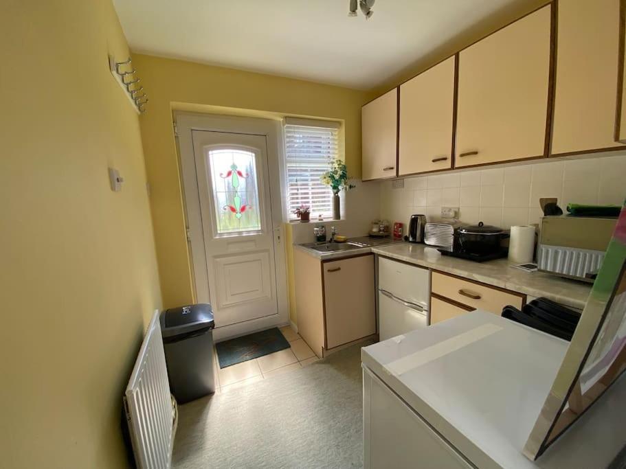 Cosy Apartment With Private Access And Kitchenette In Guildford (Adults Only) Worplesdon Экстерьер фото