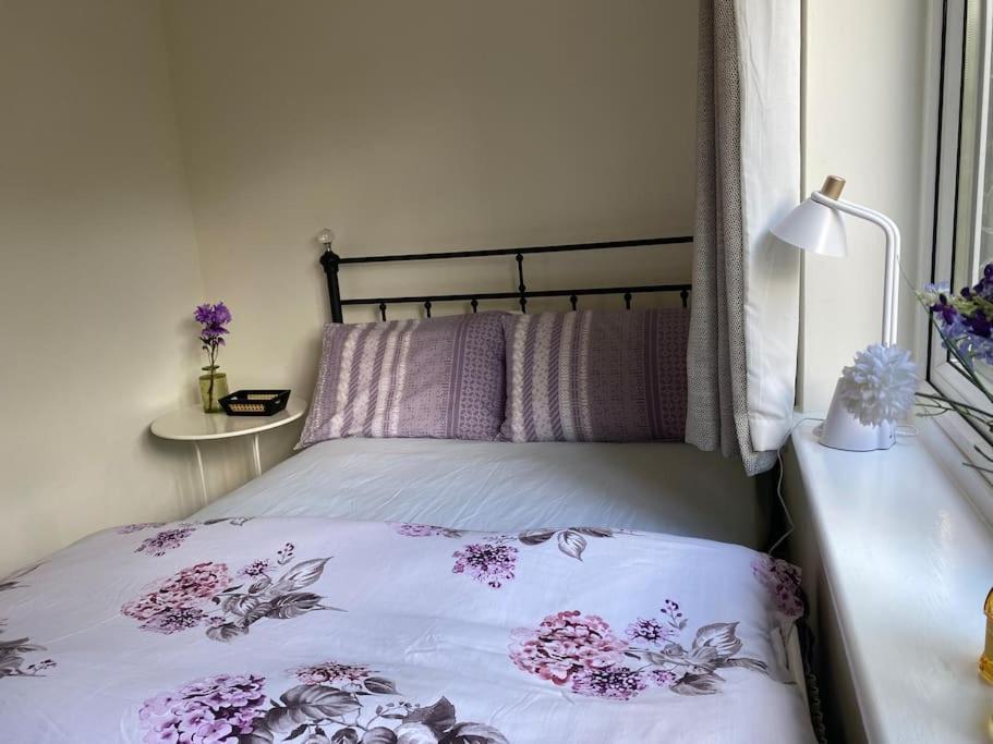 Cosy Apartment With Private Access And Kitchenette In Guildford (Adults Only) Worplesdon Экстерьер фото