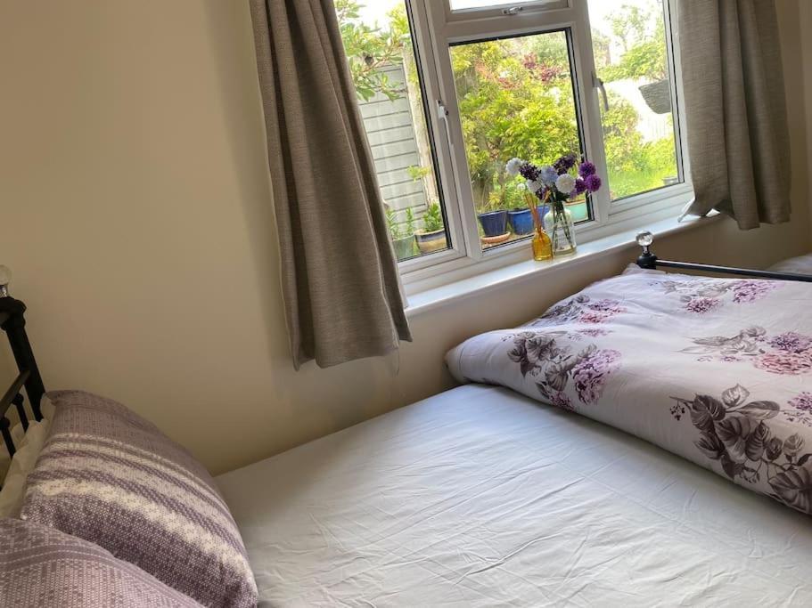 Cosy Apartment With Private Access And Kitchenette In Guildford (Adults Only) Worplesdon Экстерьер фото